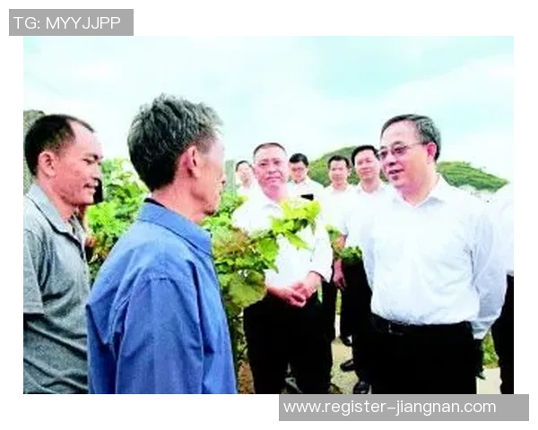 湛江业余足球热潮兴起球迷与球员共同谱写城市足球新篇章 湛江业余足球热潮兴起球迷与球员共同谱写城市足球新篇章