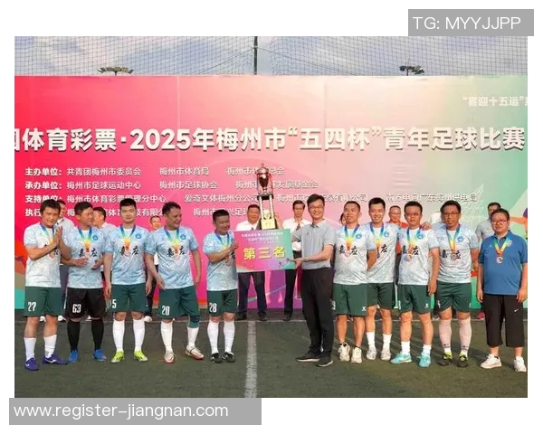 激情四溢的足球拉拉队口号团队助力每一场比赛展现无限魅力与团结精神 激情四溢的足球拉拉队口号团队助力每一场比赛展现无限魅力与团结精神